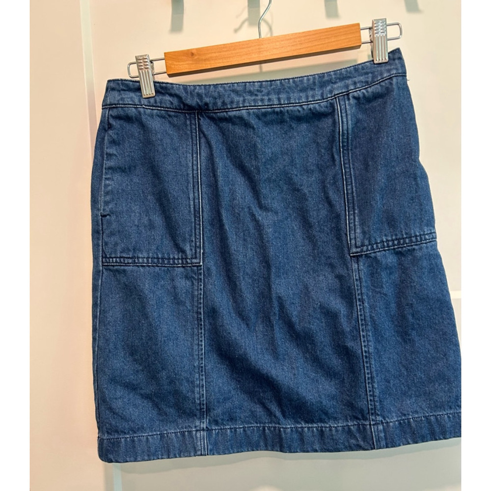 100% cotton Boden Denim Skirt Size 4R
100%